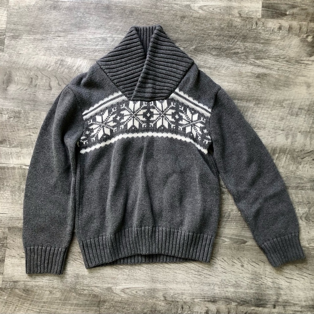Gymboree Chunky Gray Sweater Snowflake Pattern Ribbed Neckline Sleeves V Neck